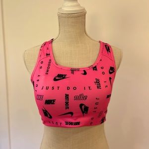 Like New! Hot pink Nike sports bra, size L